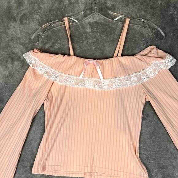 Romwe Kawaii Pink Contrast Lace Cold Shoulder Tee Womens S Coquette NWT - Picture 2 of 7